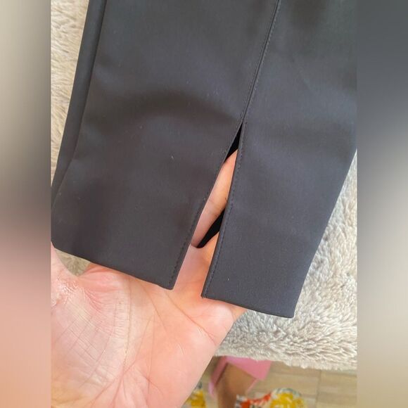 St.John cropped pants, size 8 - Picture 4 of 6